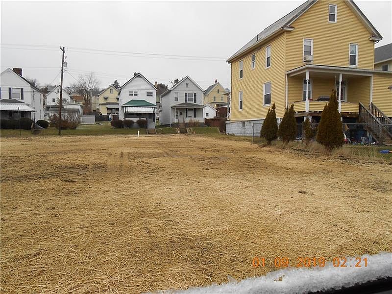 2nd image of 220 S 3rd St