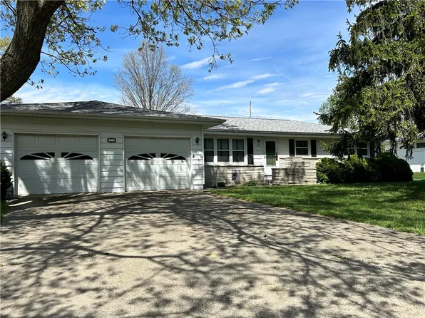 24 Briar Hill Rd, Paris, IL 61944