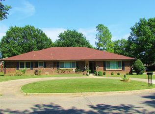 202 Bel Aire Pl, Muskogee, OK 74403
