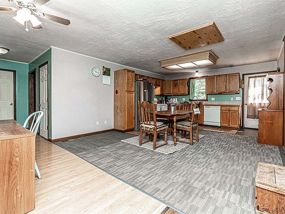 4th image of 11104 Lakeview Dr