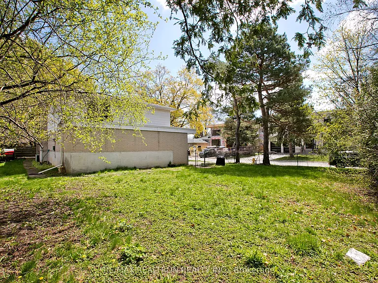 2 Callahan Rd — Photo 20