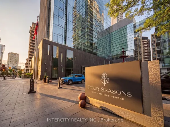 50 Yorkville Ave #4001, Toronto, ON M4W 0A3