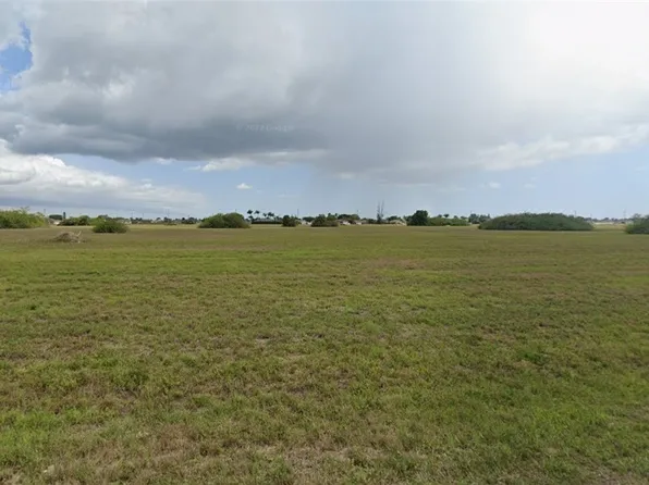 2028 NE 17th Ter, Cape Coral, FL 33909