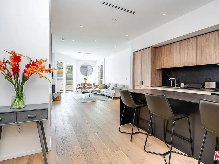 1030 N Kings Rd #403 — Photo 3