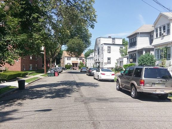 5th image of 176 Berkshire Pl