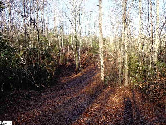 3rd image of Montverde Dr