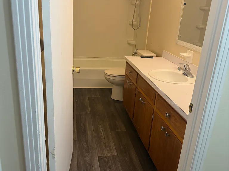 2124 Eveton Ln — Photo 10