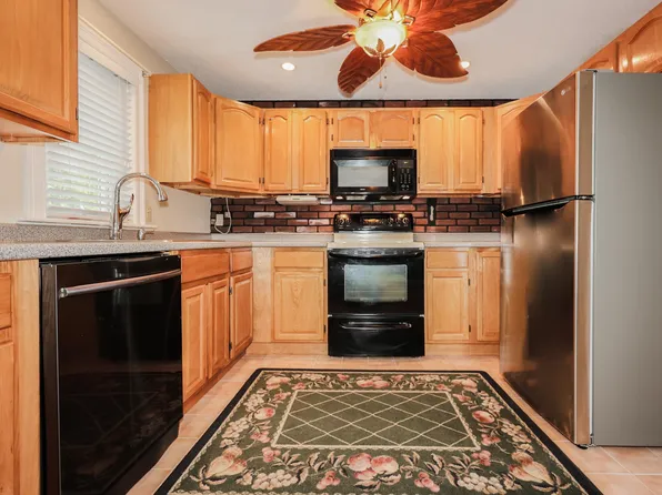 381 Blucher Street, Manchester, NH 03102
