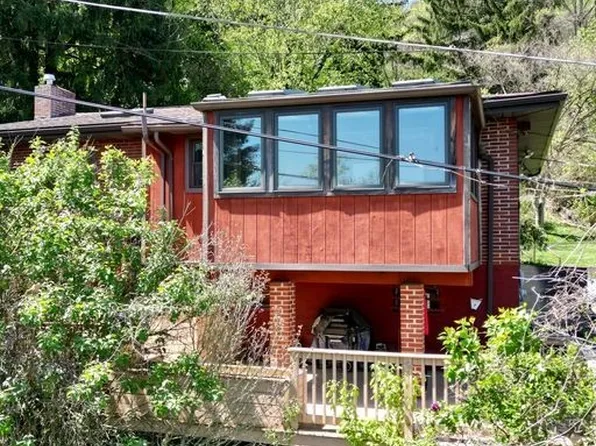 1220 Hughes Ave, Martins Ferry, OH 43935