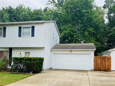 37220 Green Dr, Eastlake, OH, 44095