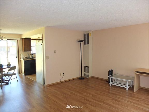 3rd image of 3602 Landau Ave NE