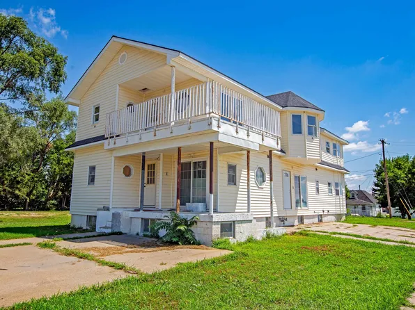 741 Chicago Ave, Hastings, NE 68901
