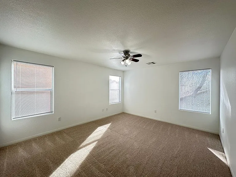 4859 Golden Shimmer Ave — Photo 10