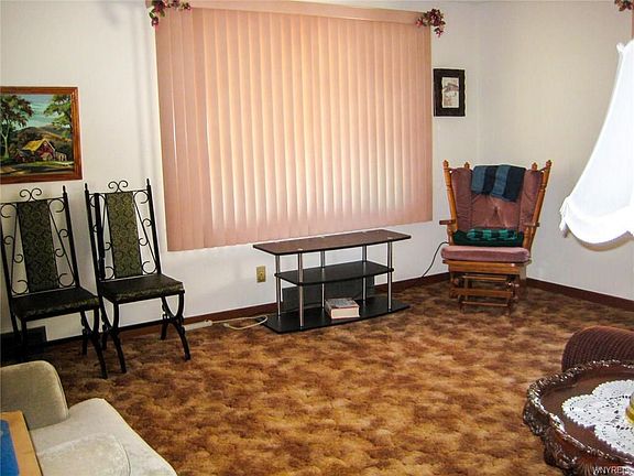 3rd image of 43 Crestwood Pl