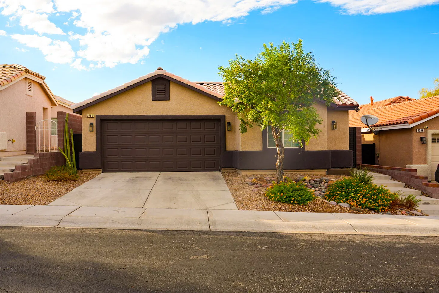 4 bed, 1899 sqft, $2,995 — Photo 2