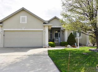2460 SW Kings Ct, Topeka, KS 66614
