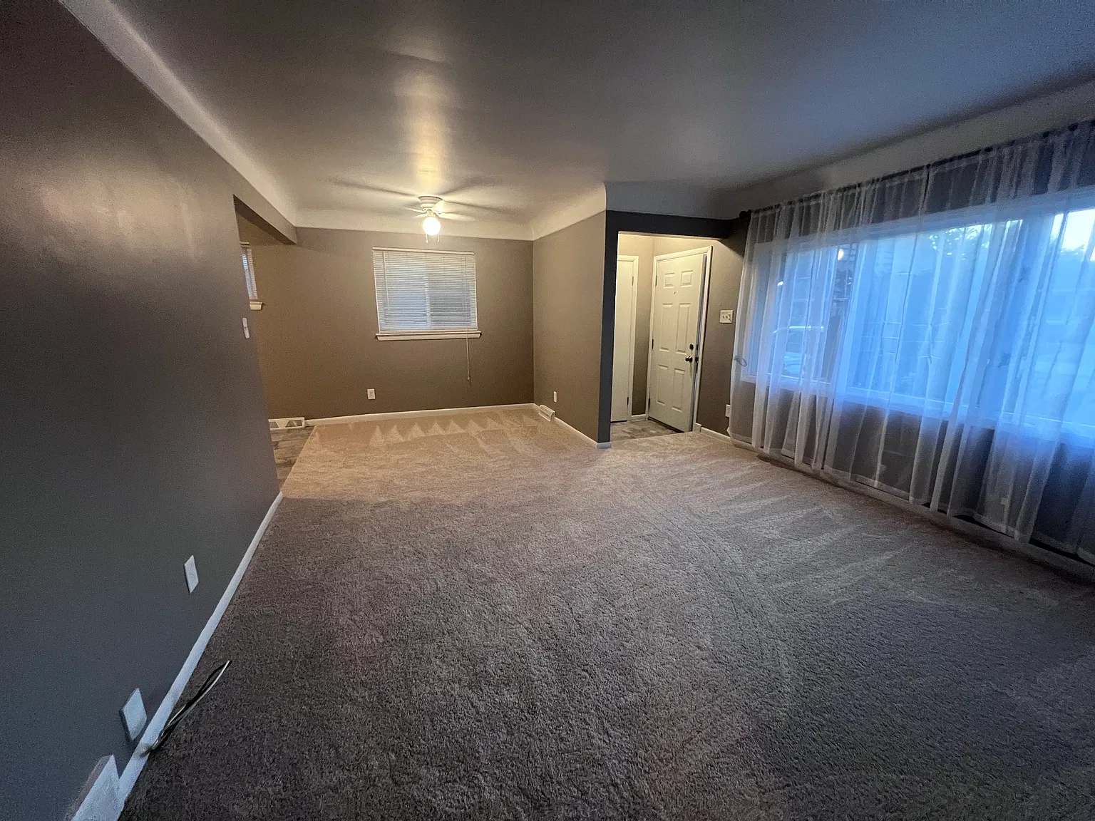 3 bed, 1.5 bath, 1026 sqft, $1,800 — Photo 4