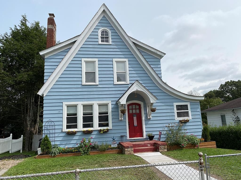 301 Hull St Beckley Wv 25801 Mls 78204 Zillow