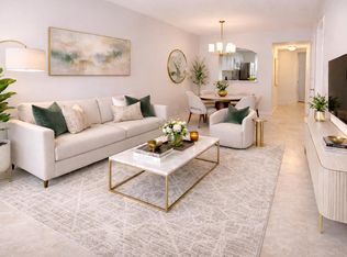 3730 N Jog Rd APT 102, Royal Palm Beach, FL 33411