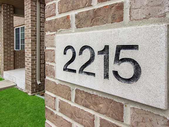 3rd image of 2215 S Robin Ct