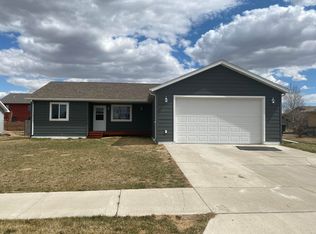 2212 16th Ave W, Williston, ND 58801