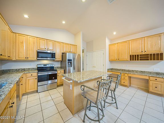 4th image of 5209 N Via De La Lanza