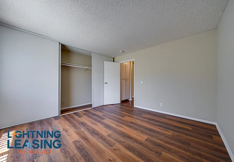 10250 Commerce Ave #216 — Photo 8