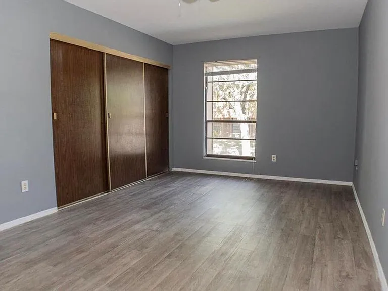 324 Chapel Ridge Dr #E — Photo 6
