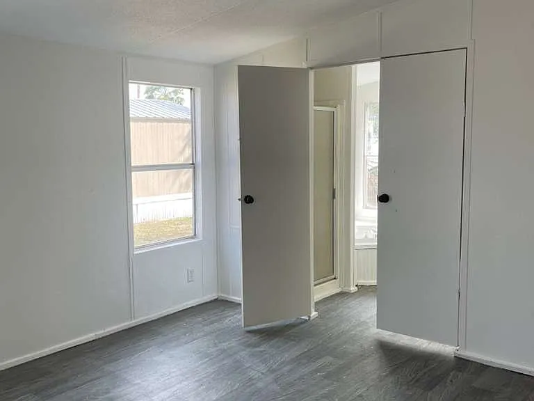 4205 Wilson Rd — Photo 3
