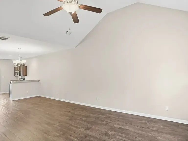 415 Olde Ivey Sq — Photo 16