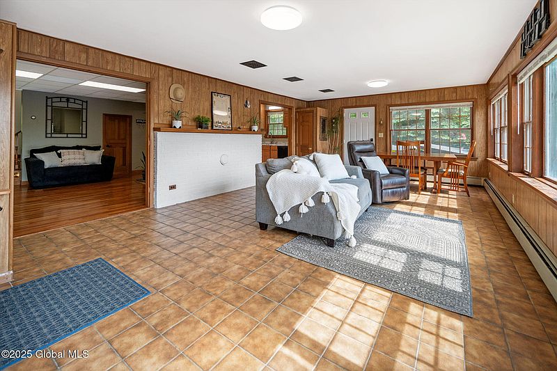5th image of 307 S Long Pond Road