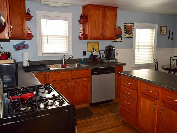 4th image of 1308 N Lea St