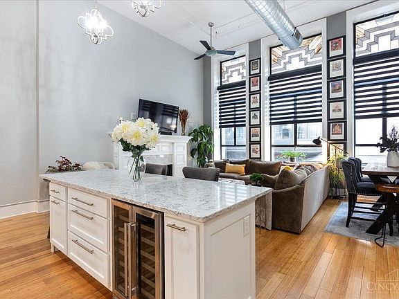 5th image of 417 Vine St Unit 202