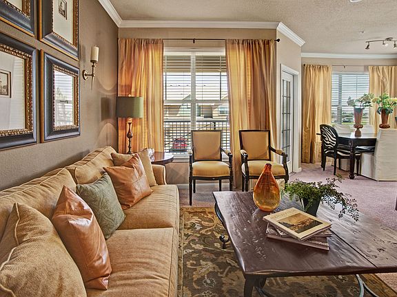 The Palms at Briarwood Living Area