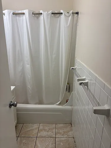 88 Gardner St Photo 1