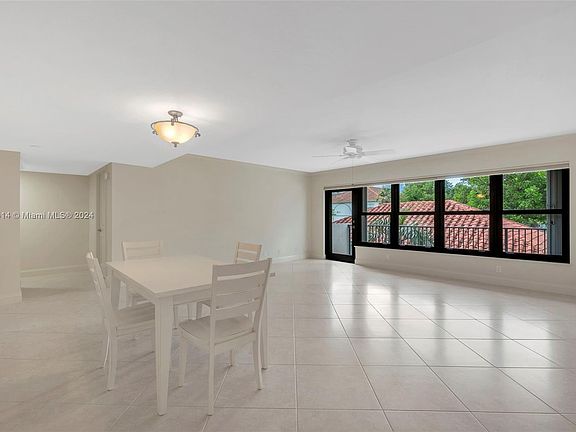 3rd image of 3200 Port Royale Dr N APT 203