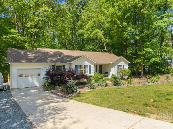 125 Mills Forest Ln, Mooresville, NC 28117