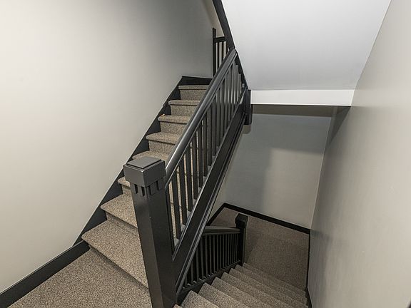 4th image of 1435 S Kedvale Ave