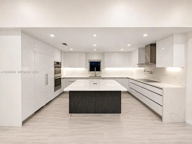 2616 Oakbrook Ct — Photo 4
