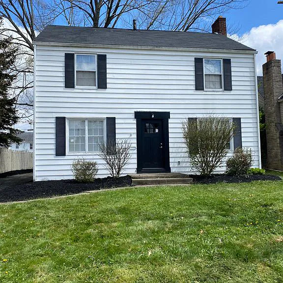 231 Kenmore Ave SE — Photo 1