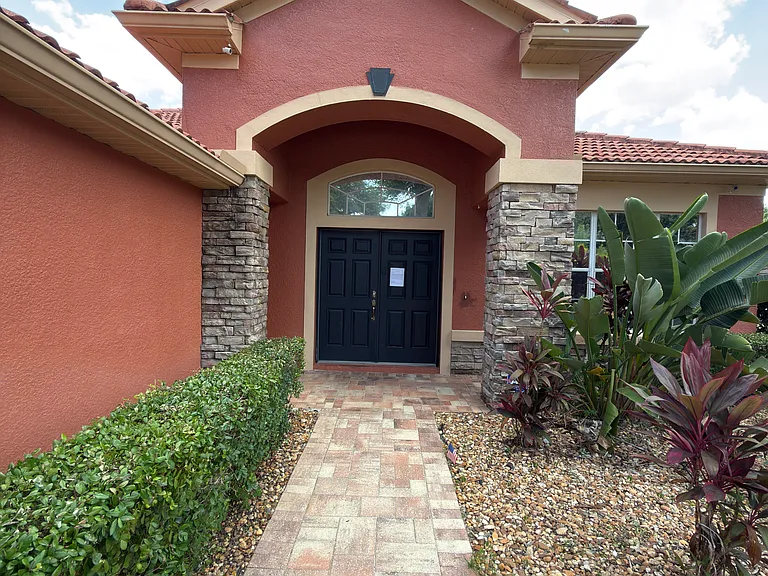 11516 Oyster Bay Cir — Photo 2