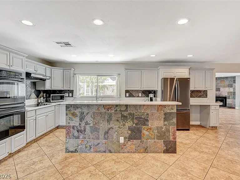 4153 Woodcrest Rd — Photo 13