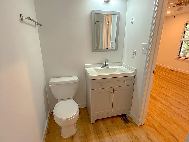 4247 The Oaks Dr — Photo 11