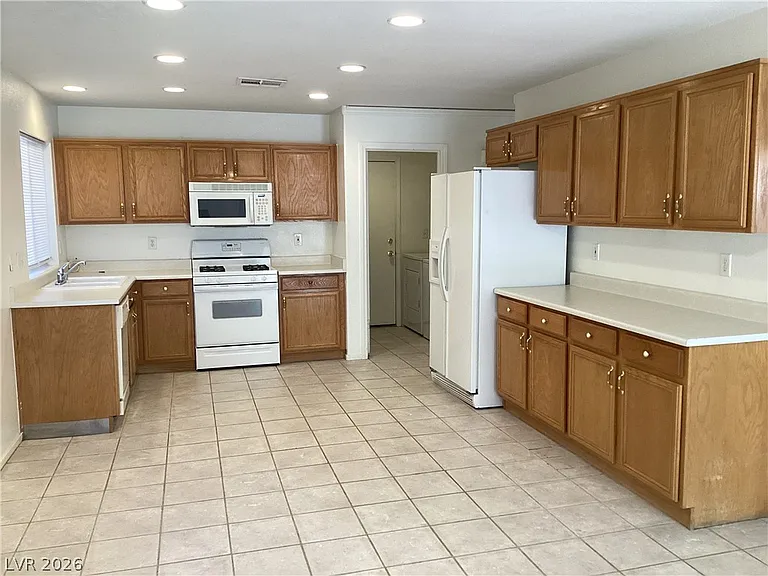 1301 Dream Bridge Dr — Photo 4
