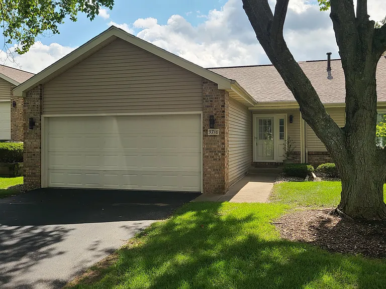 3716 Woodbridge Ln — Photo 1
