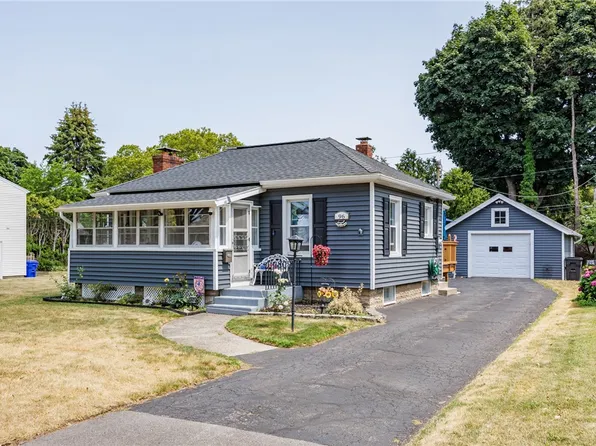 96 Ridgecrest Rd, Rochester, NY 14626