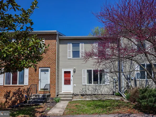 76 Persian Lilac Dr, Etters, PA 17319