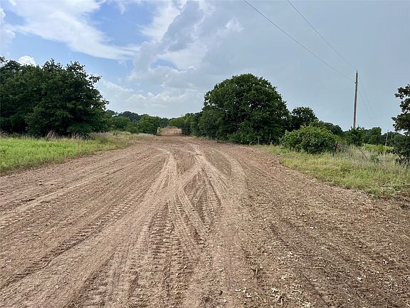 4th image of Maverick Rd