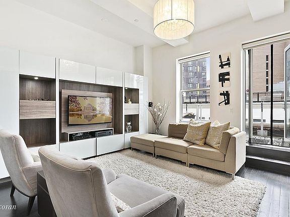 3rd image of 15 Broad St APT 2430