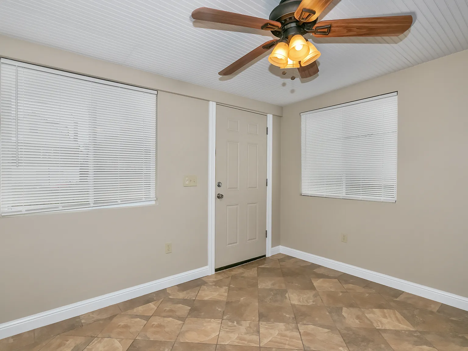 3401 Havenbrook Dr — Photo 3